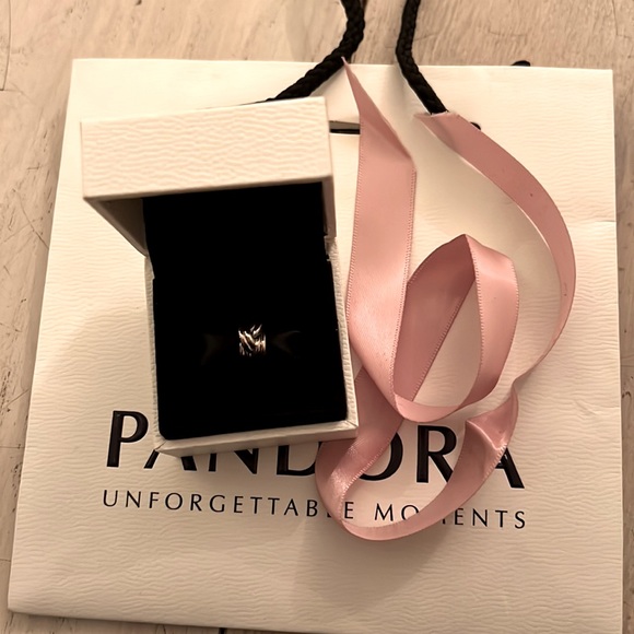BNIB Pandora Forget Me Knot Retired Charm - Picture 3 of 3